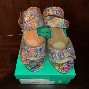 Like new J. Reneé Soncino strappy metallic heels